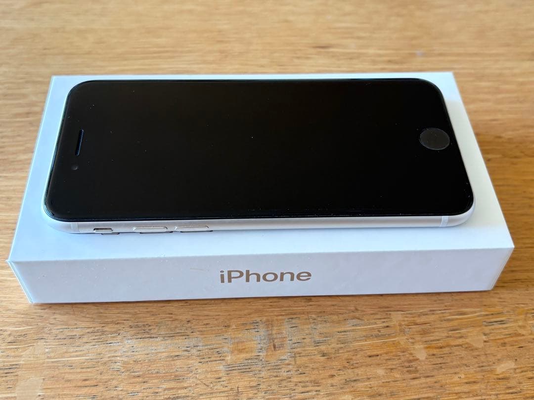 Apple iPhoneSE（第3世代）64GB スターライト 【美品】