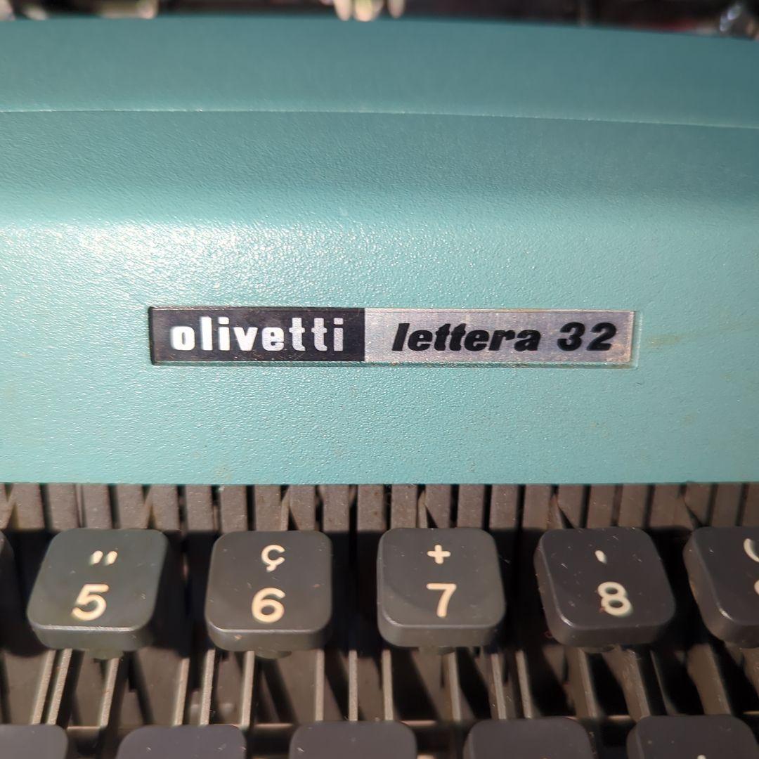 Olivetti lettera 32 タイプライター アンティーク雑貨