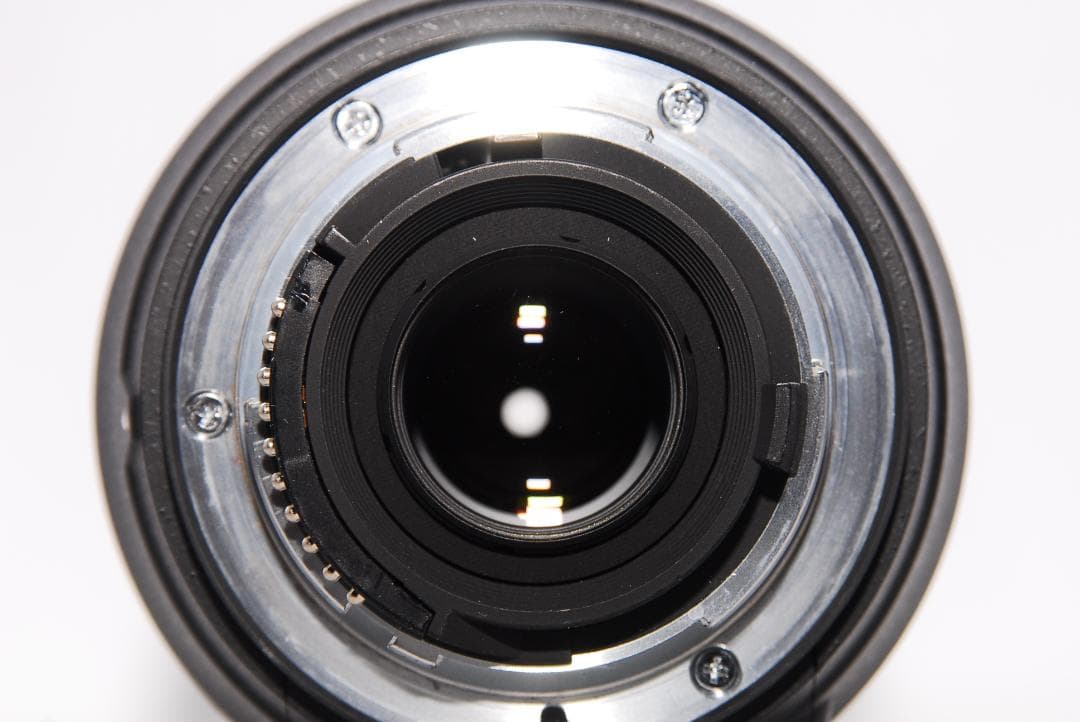 ピピ太郎Nikon AF-S DX 18-200mm ED VR 遠近両用