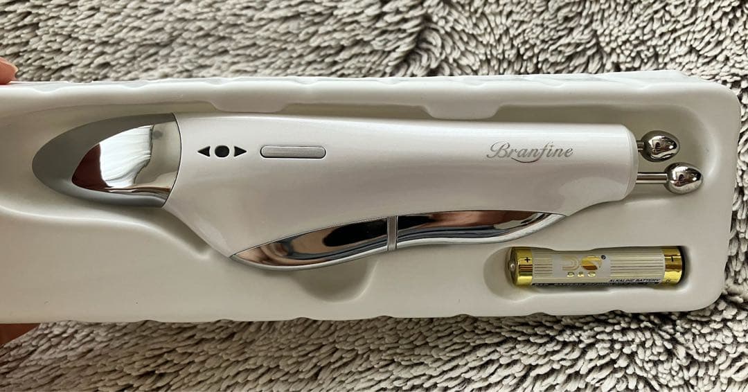 ピカ子監修 ブランフィーネ　スーパートリプルブースター　EMS美顔器