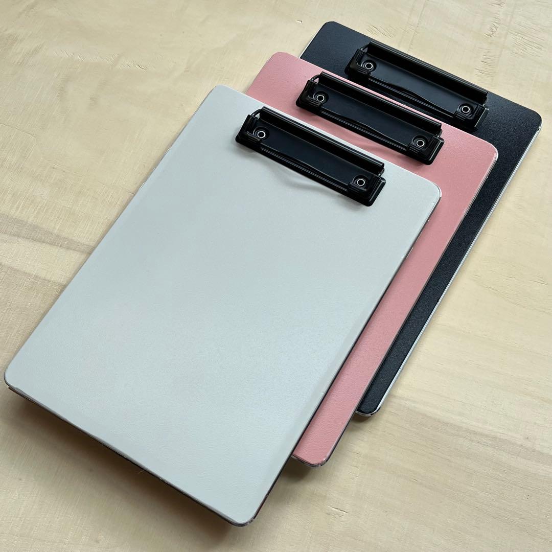 Apple iPadの筐体を使ったクリップボード 2色セット