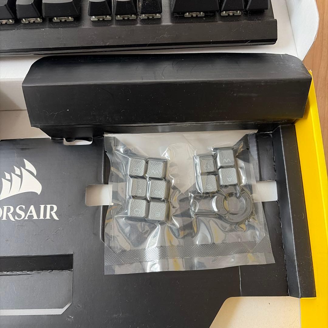 CORSAIRコルセアK70 RGB MK.2 メカニカルゲーミングキーボード