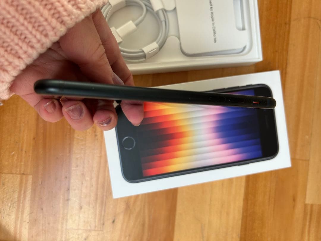 iPhone SE3 本体箱あり