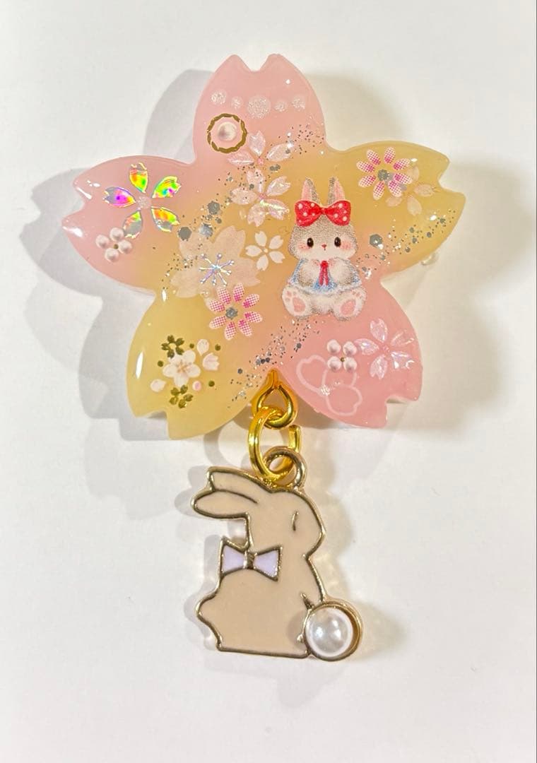 再販不可。桜♡うさぎレジンヘアゴムブローチ