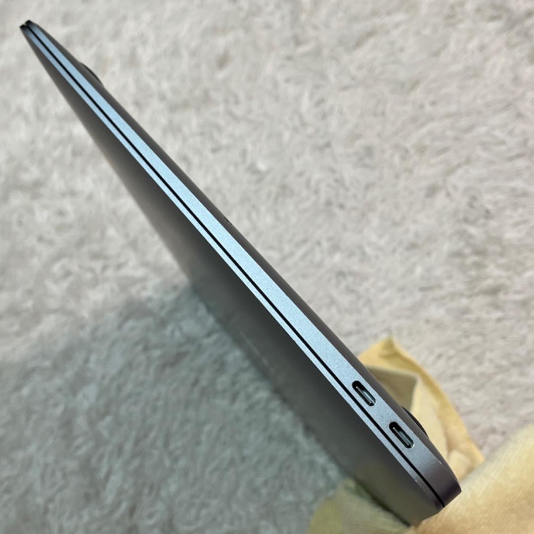 MacBook Air 13インチ M1 16GB/512GB SSD 84%