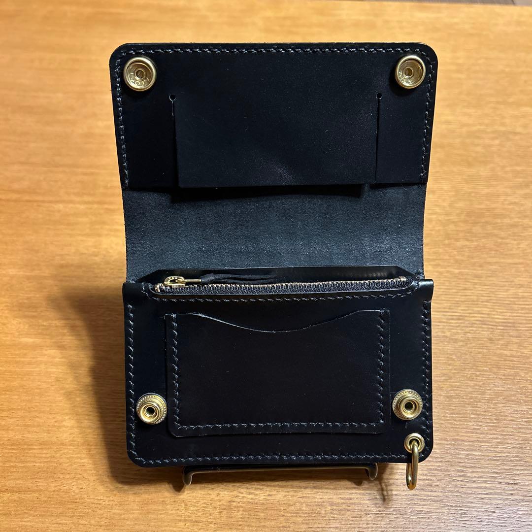 トラッカーウォレット　牛革クロコ型押し　2つ折り財布　ミドルウォレット　Dカン付