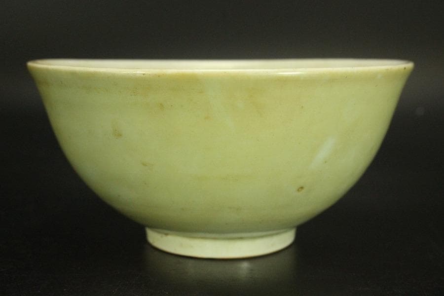 中国美術 豆青釉 内白 碗 時代物(A804)