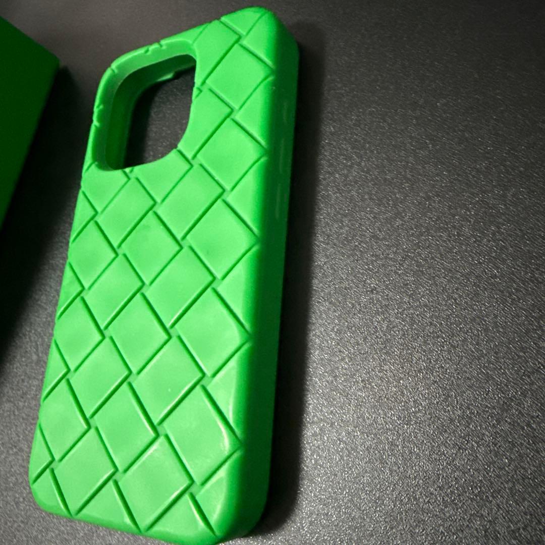 ボッテガヴェネタ iPhone16Pro用ケース グリーン