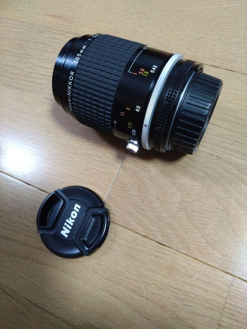 Nikon 105mm f/2.8 マクロレンズ