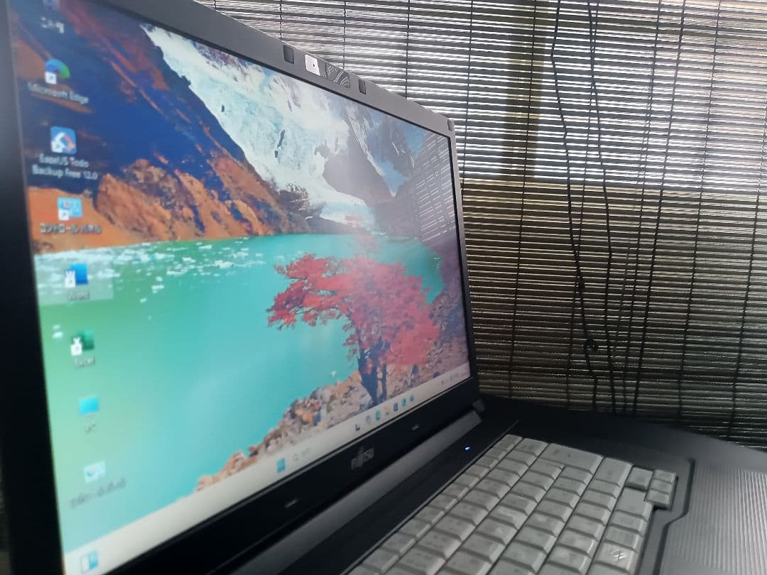 富士通ノートパソコンA577/S i5 第7世代　OS.Office有り