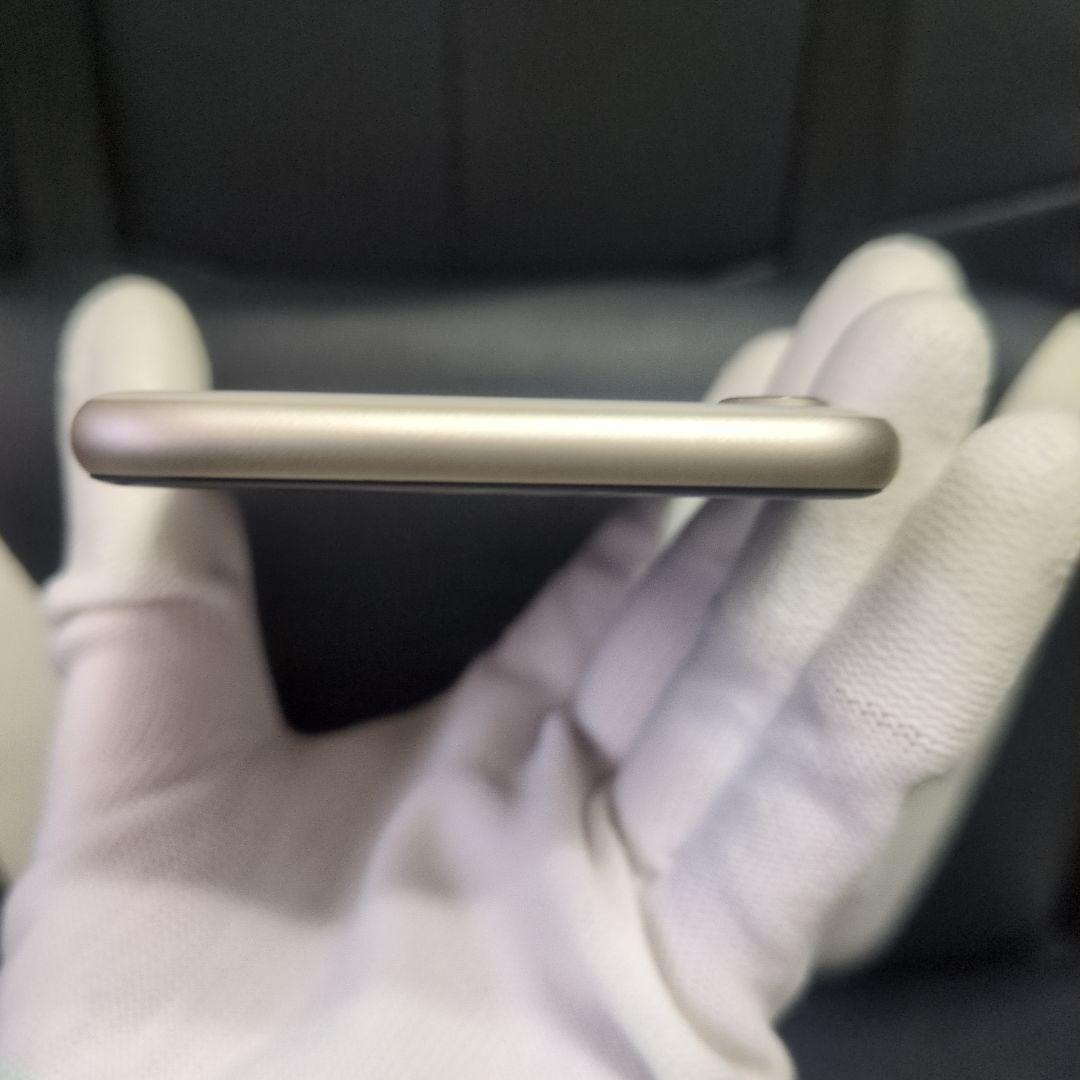 136　美品　iPhone se3 第3世代 64gb 白 SIMフリー