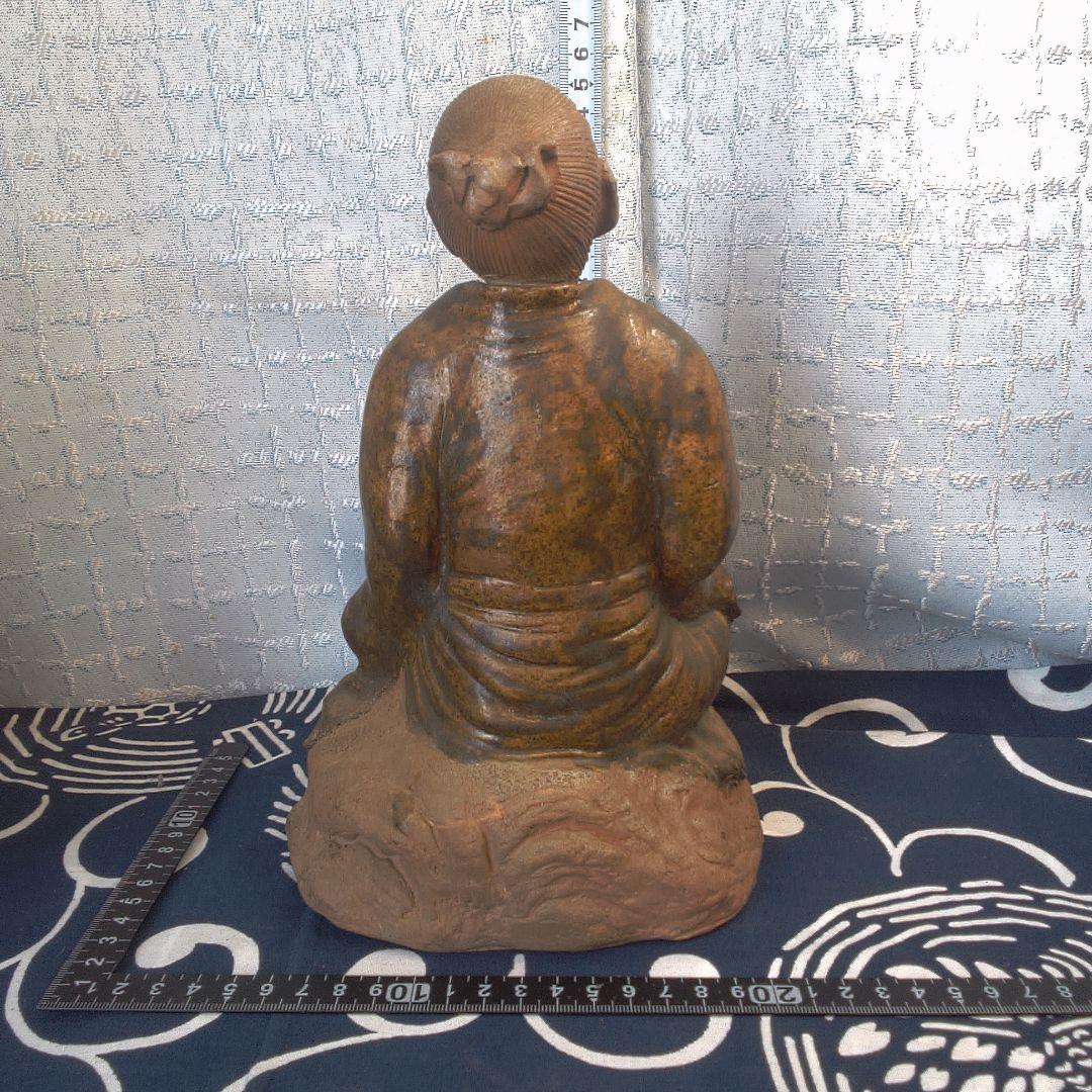 骨董９ 二六焼？親指欠損あります注意。陶器製 笑顔の僧侶像 約20cm