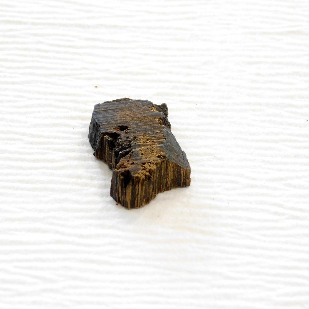 ◆ 「頂上古渡 沈香」　約2.5g　ボルネオ沈香　　　　　◇ 香木　伽羅　茶道具