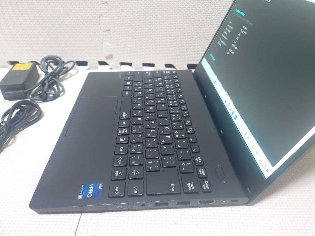 NEC Versapro Ultralite/i5-1235U/16/1kg軽量