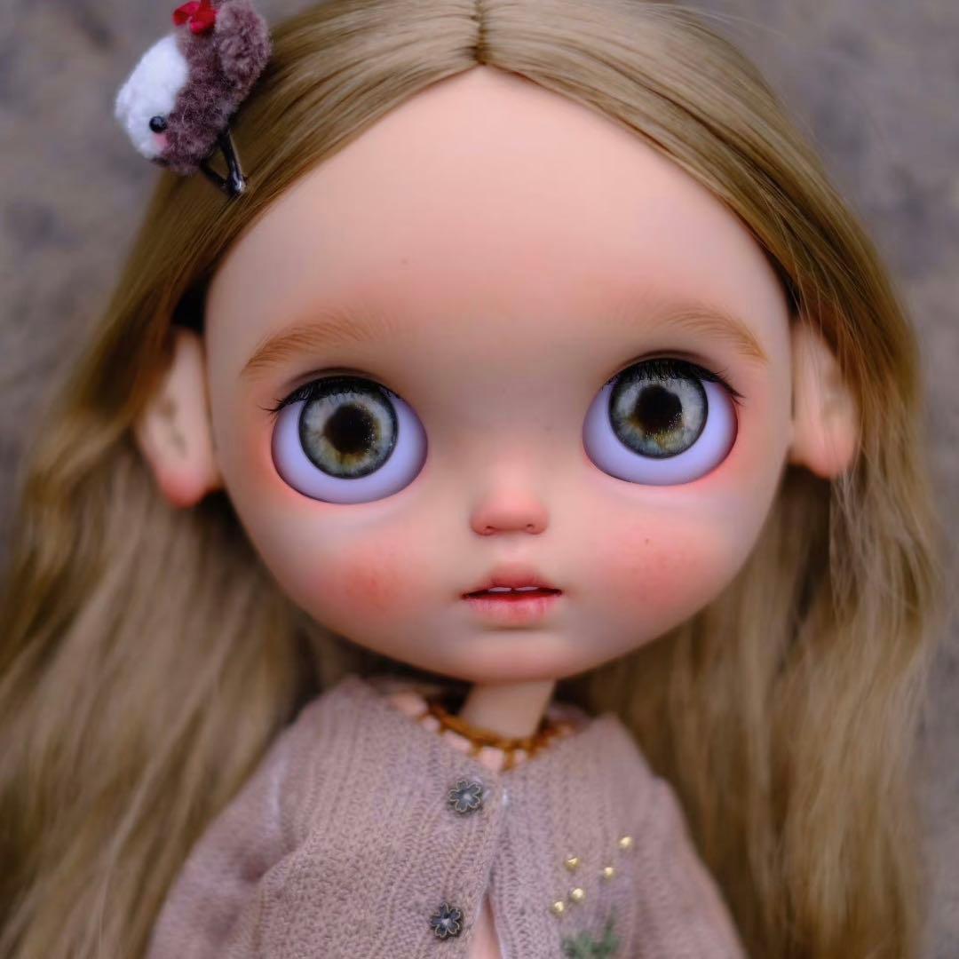カスタムブライス 日焼け肌 タン 海外作家様 幼い かわいい