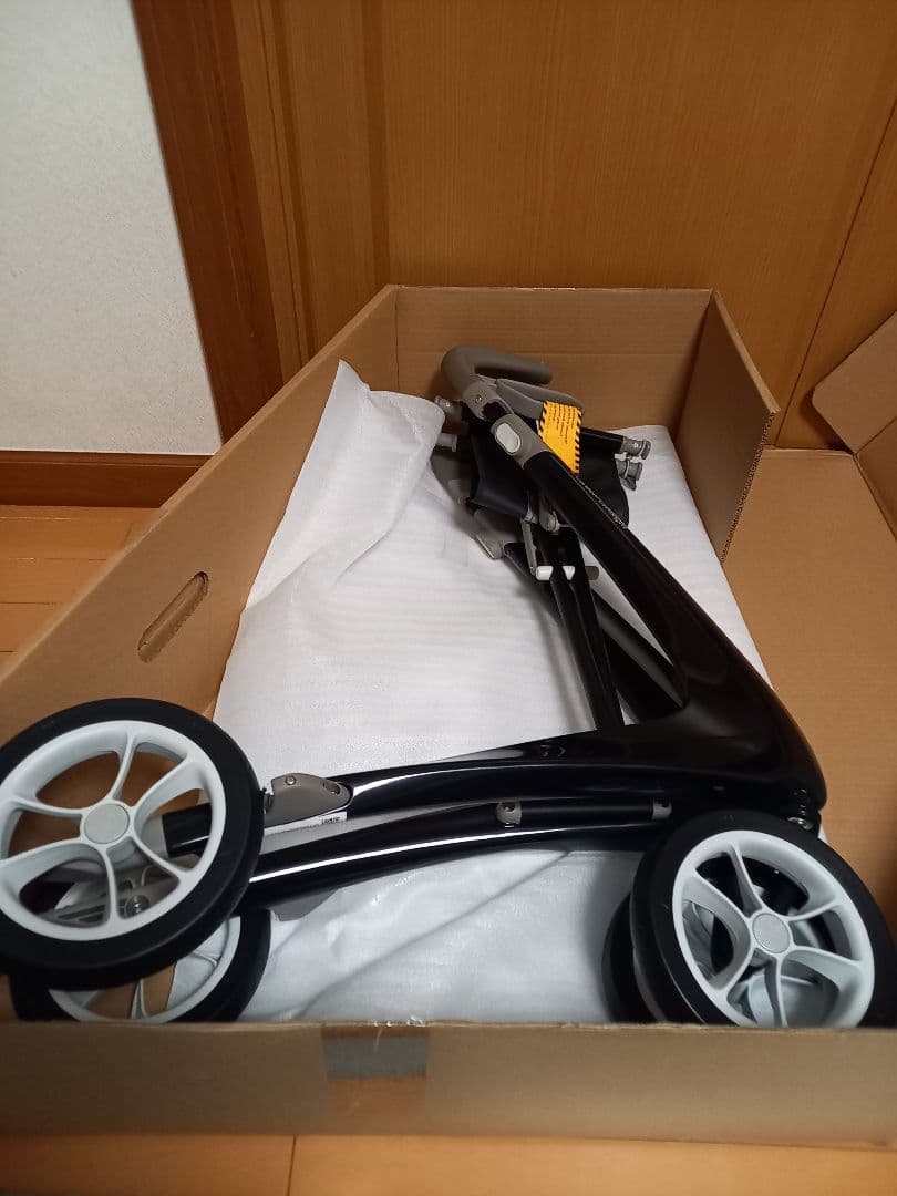 ⭐新品未使用 歩行器byACREカーボン・ウルトラライト コンパクト ブラック黒