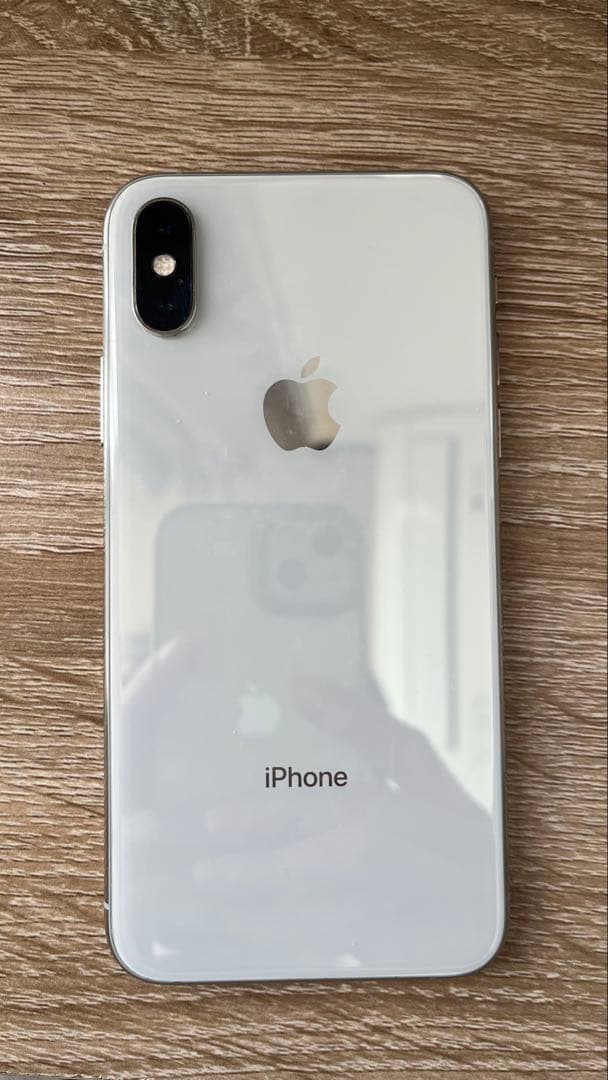 iPhone Xs ホワイト 画面に縦線あり
