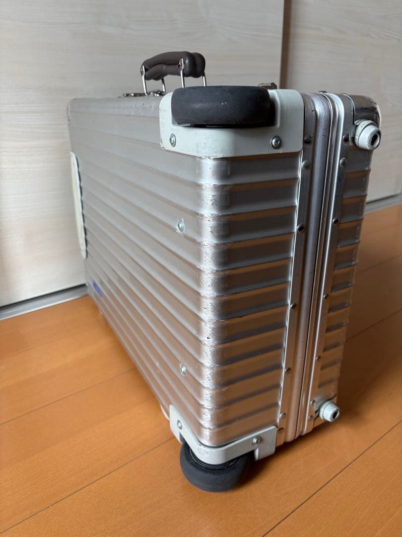 リモワ トパーズ アルミ 32L 機内持ち込み可 2輪キャリーケース 廃盤品