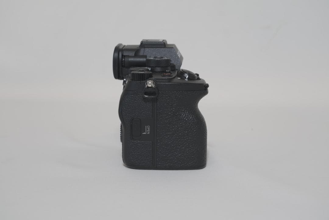 シャッター回数1.2万 SONY α7R V 本体・バッテリー以外未使用