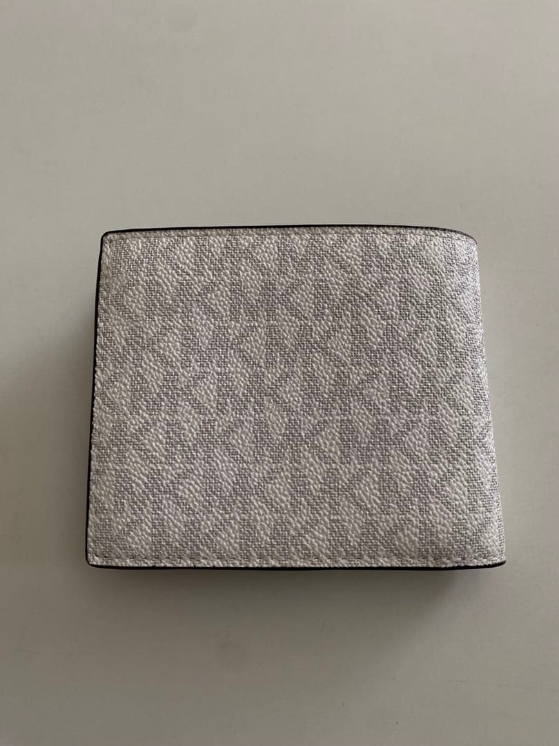 MICHAEL KORS • マイケル・コース財布男女用
