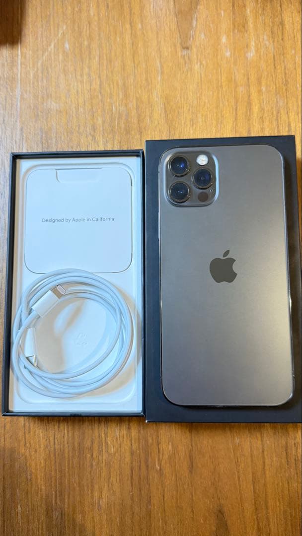 Apple iPhone 12 Pro グラファイト本体 バッテリー82%