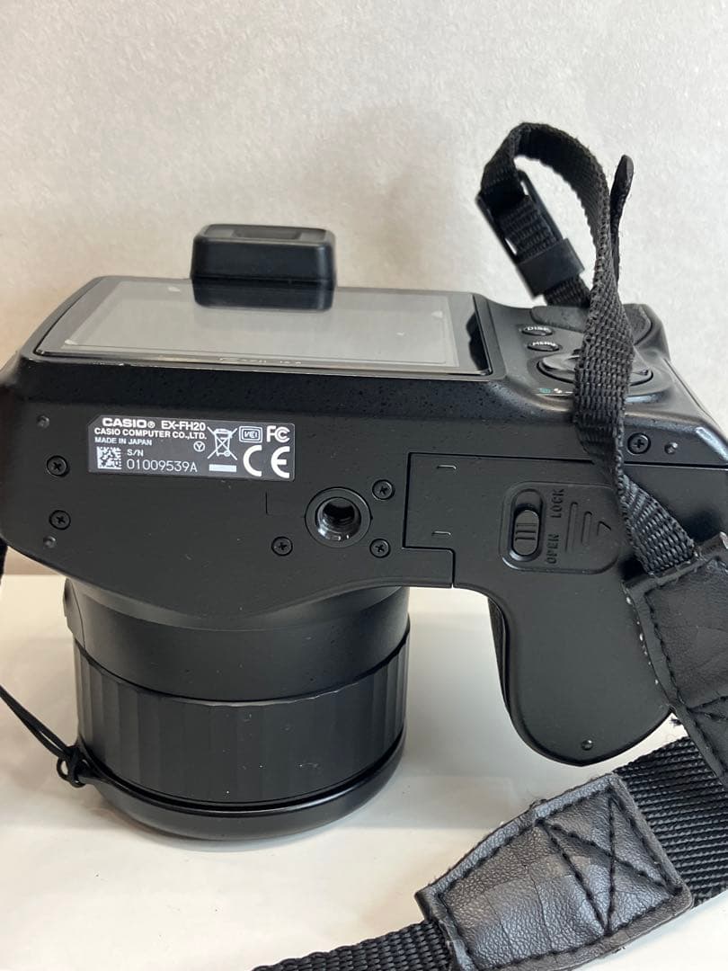 CASIO カシオ カメラ EX-FH20 ストラップ デジタル 【A936】