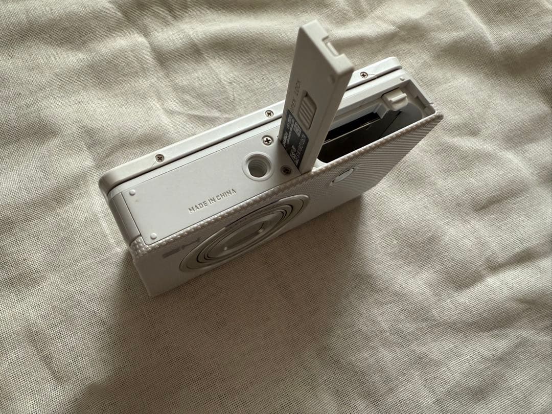【美品/SDカード付】CASIO EX-ZR70 ホワイト