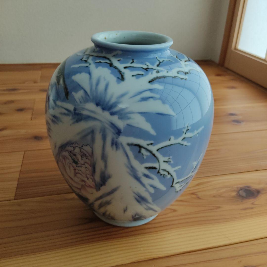 深川製磁　陶器製青い花瓶 鳥と花のデザイン