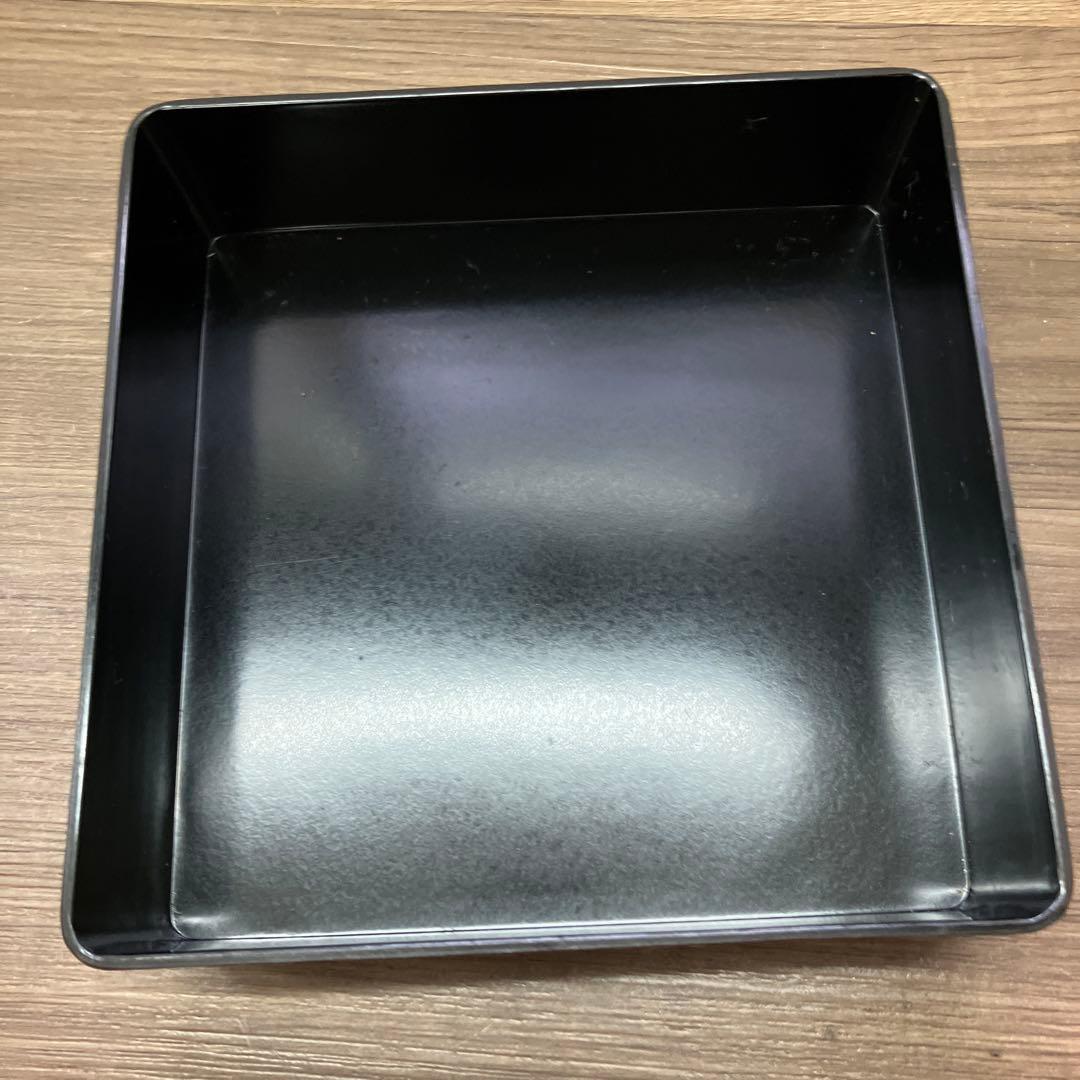 D-5 鎌倉彫 三段重 漆器 弁当箱 お正月 伝統工芸 朱塗り 蓋彫 昭和レトロ