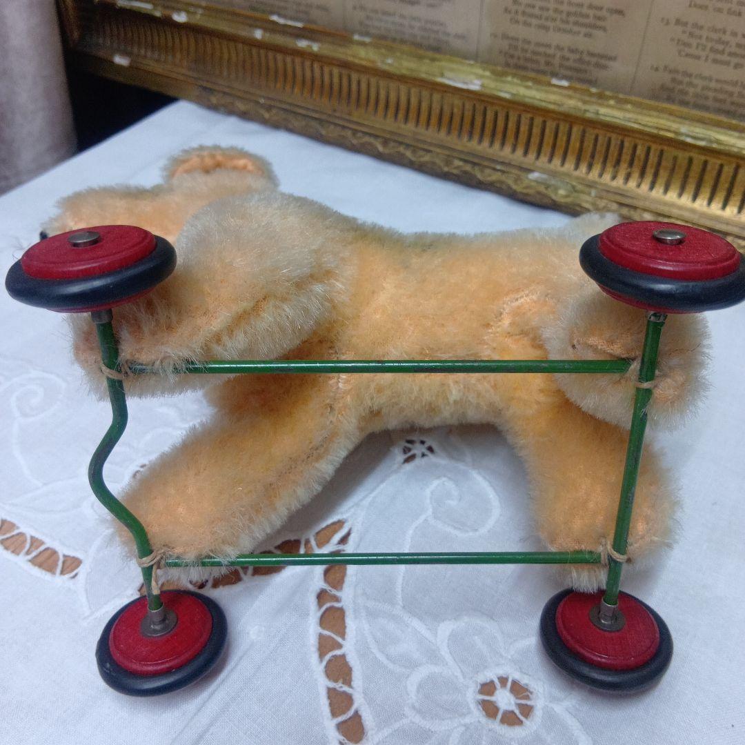 ♥ドイツからやって来たヴィンテージ　車輪付　テリア♥