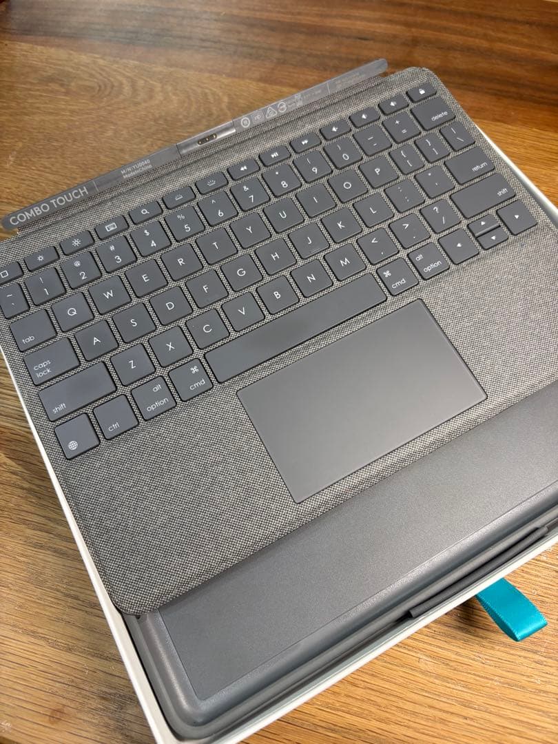 iPad用 Combo Touch キーボードケース