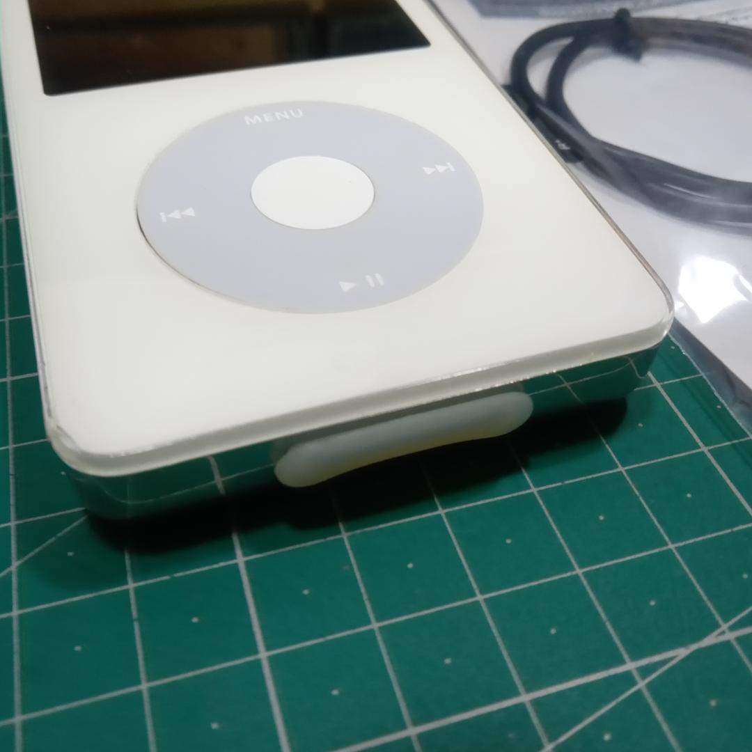 レトロなiPod Classic 60G ホワイト + USBケーブル