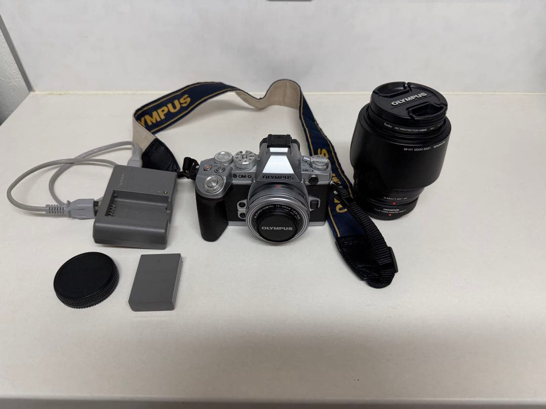 Olympus OM-D E-M1（シルバー）