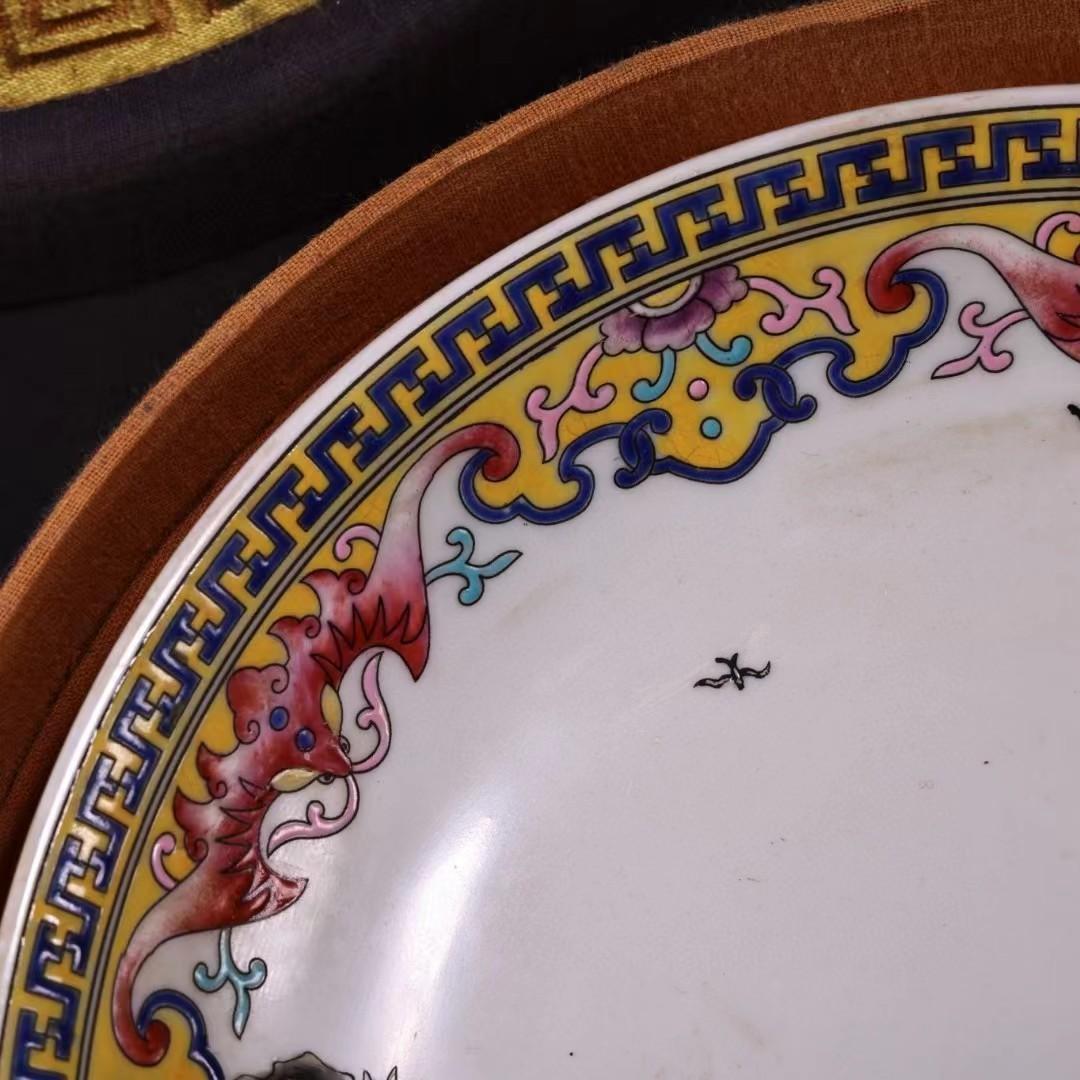 中国古美術・珍蔵粉彩陶磁器の皿・純手描き・刺繍箱付き・茶道具・食器・置物・極細工