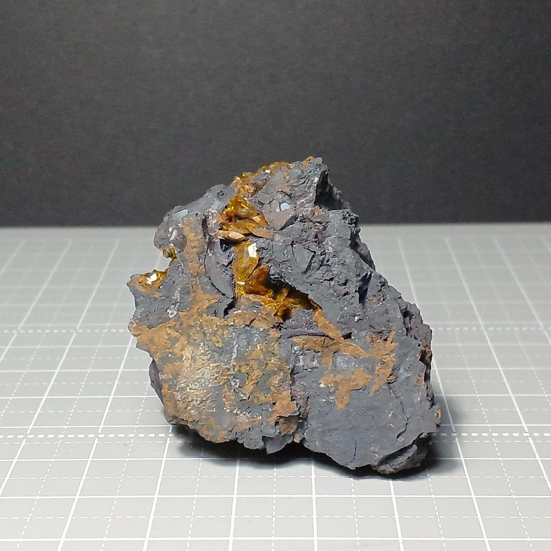 バナチ　スタルマナイト　原石　スツルマン石　Sturmanite　鉱物標本