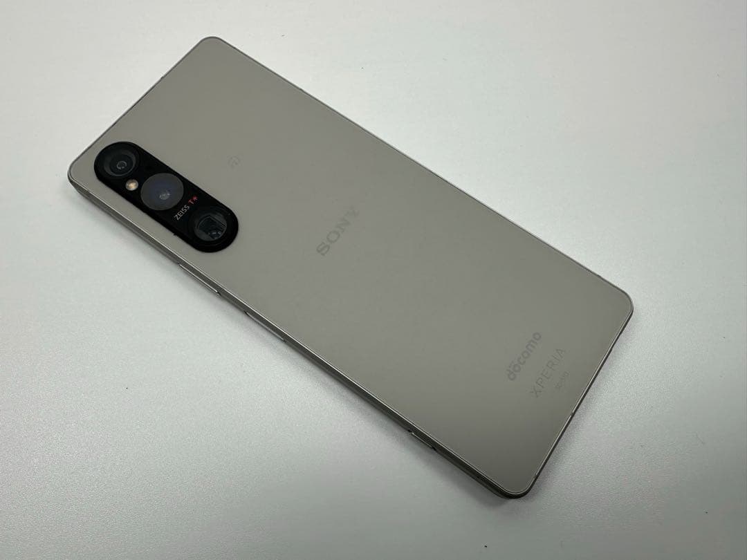 SONY Xperia 1 V docomo 256GB シルバー 難あり