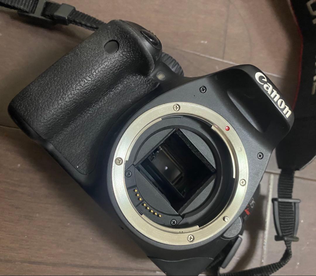 ジャンク扱い Canon kiss2 x4 デジタル一眼レフカメラ 本体と付属品
