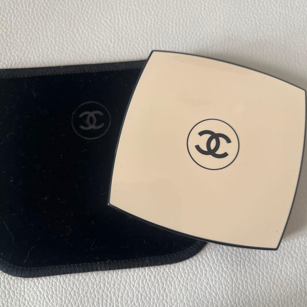 【美品 CHANEL LES BEIGES GOLDEN アイシャドウパレット】
