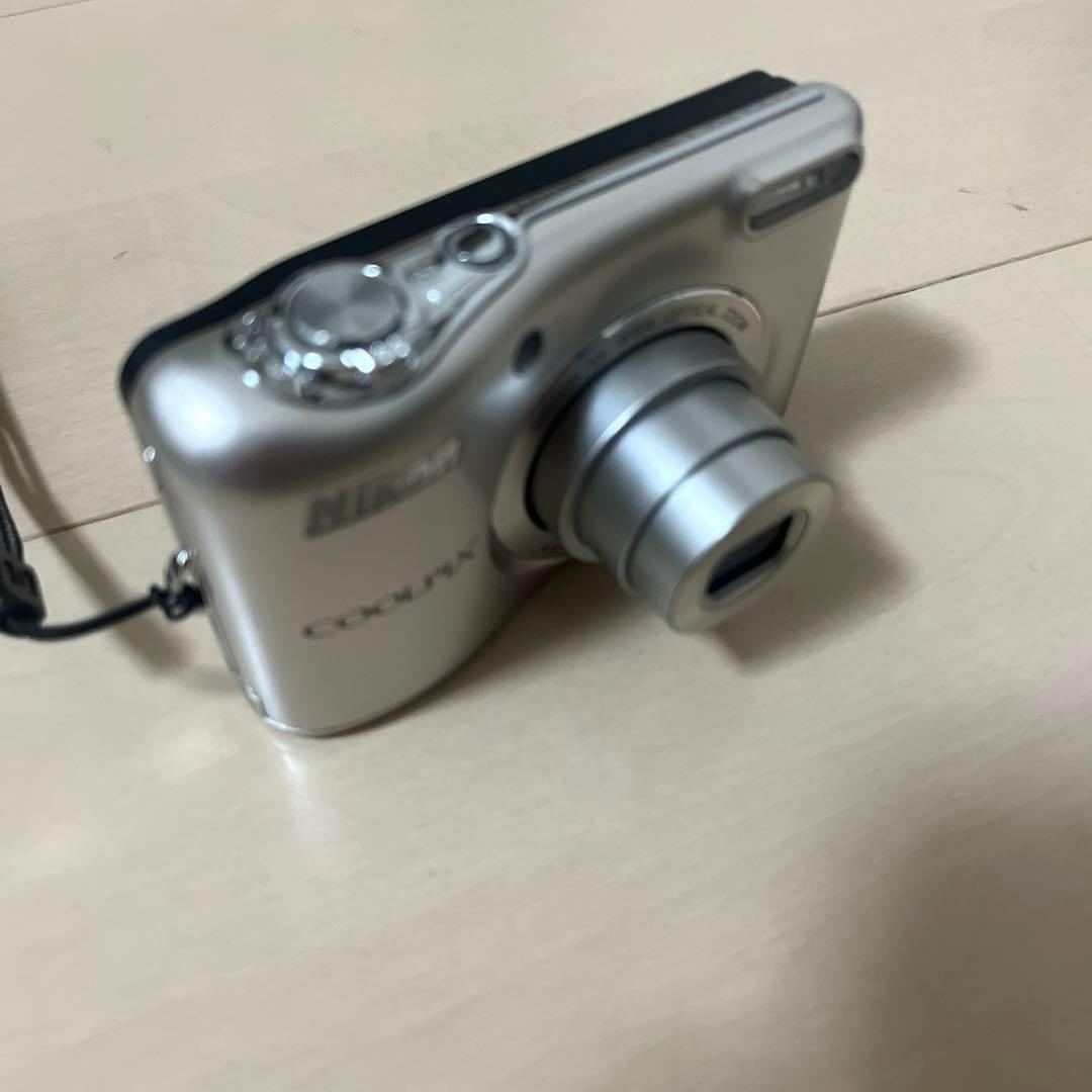 【極美品】クールピクス L32 コンパクトデジタルカメラ ☆新品単三電池付き