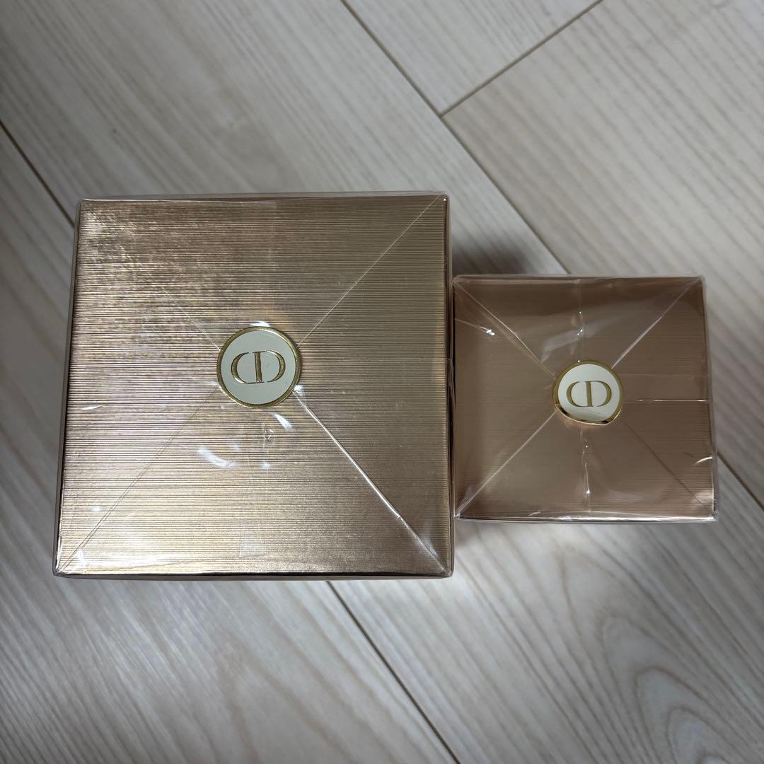 Diorプレステージ La Creme & Light-In-White