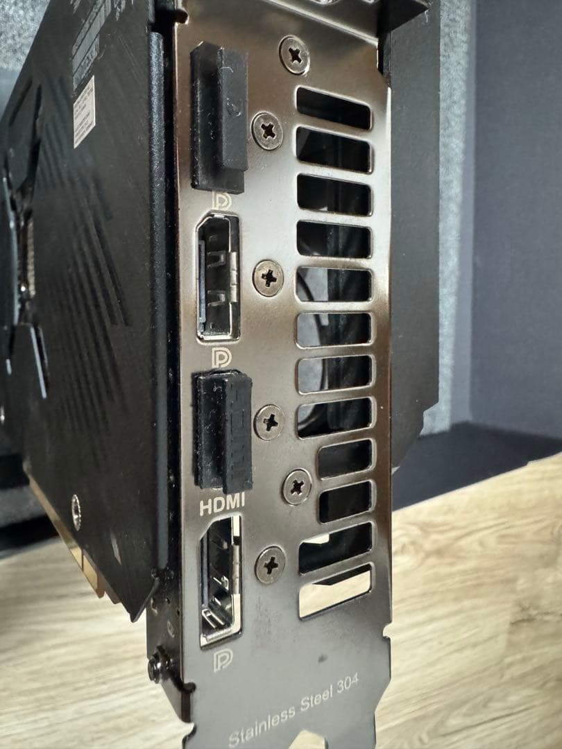 グラフィックボード・グラボ・ビデオカード Asus ROG Strix RX6700xt