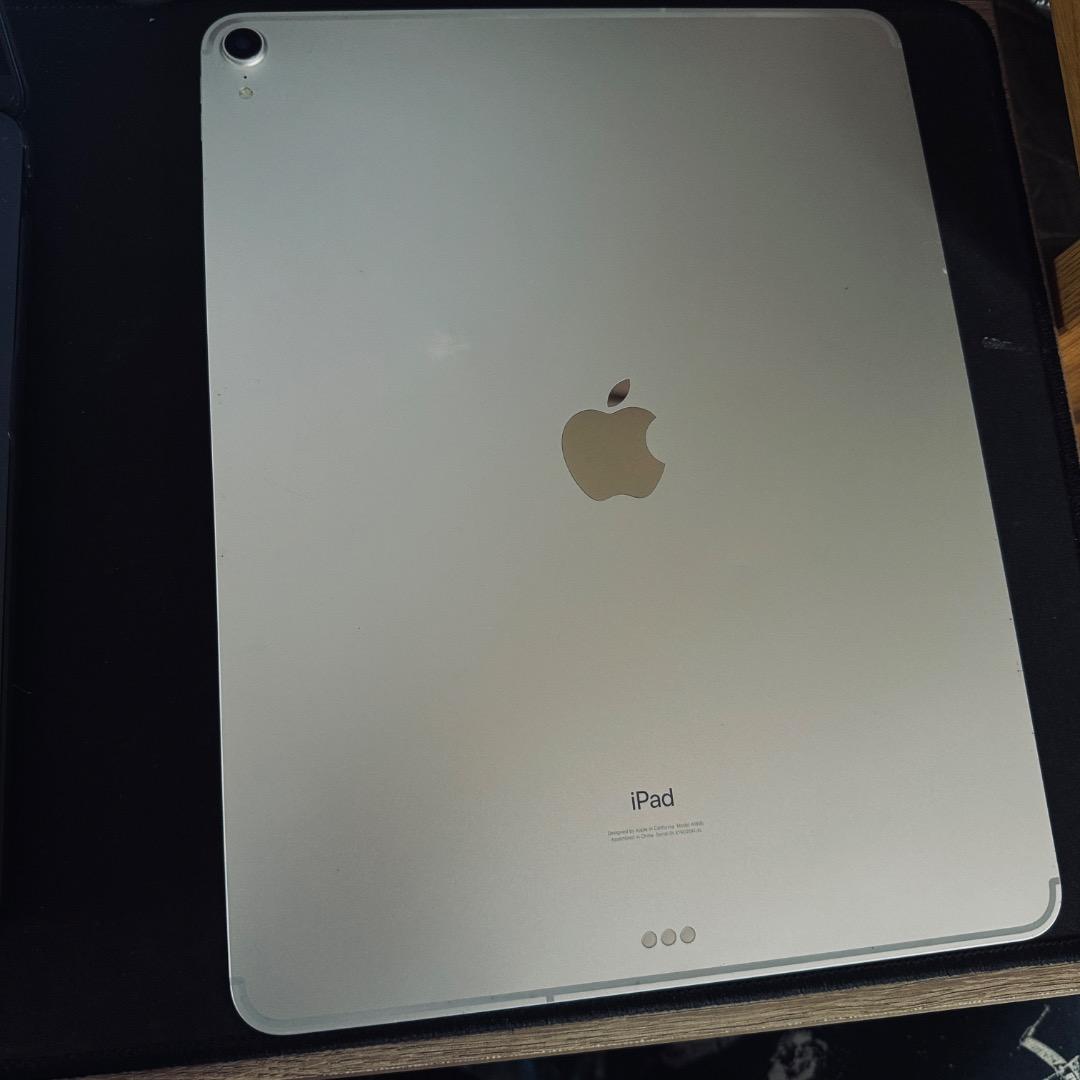 iPad Pro 12.9 第3世代 64GB【画面ひびあり】ジャンク