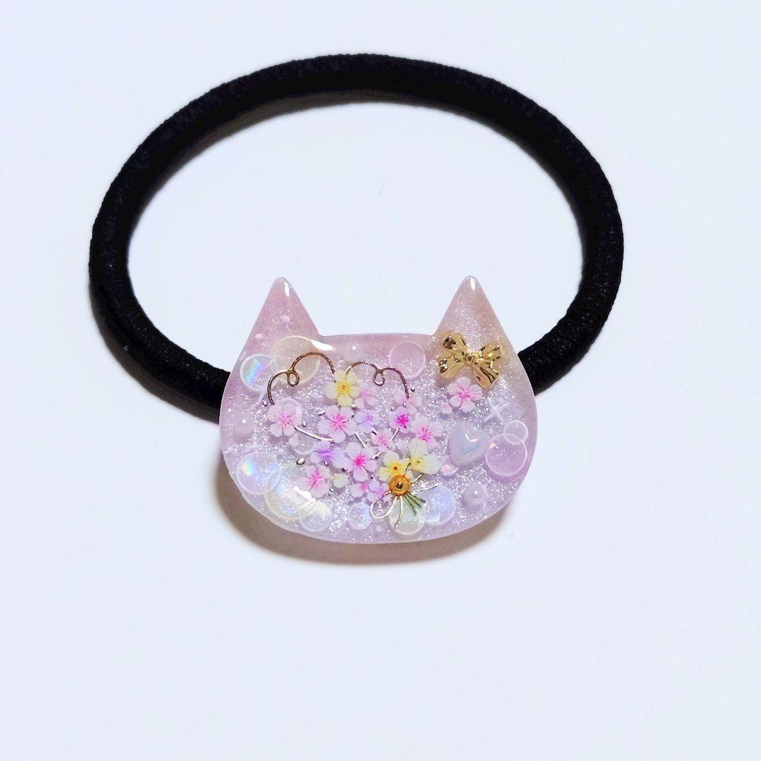 No.625　レジン ヘアゴム キーホルダー ピンバッジ 猫ねこフラワー