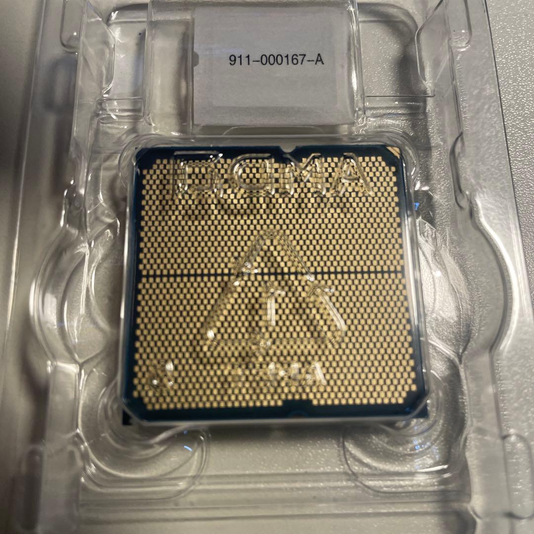 AMD Ryzen 7 9700X 正規品　中古