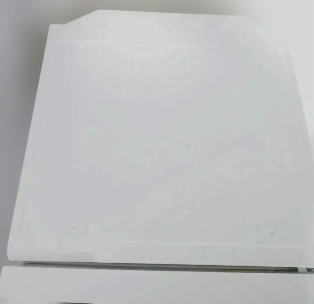 【新品同様・送料込】ツインバード 冷凍庫付き冷蔵庫 110L HR-E911W