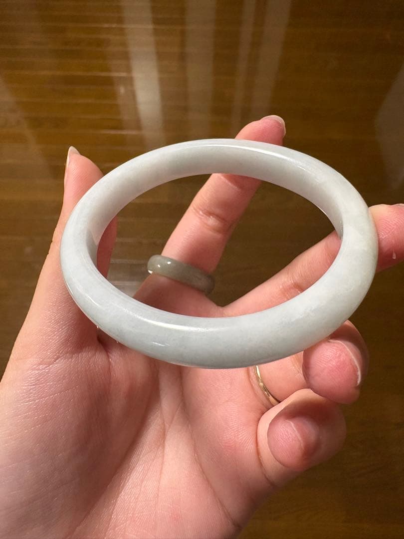【A貨保証】ミャンマー産 翡翠 ジェダイト バングル オーバル53〜54mm向け