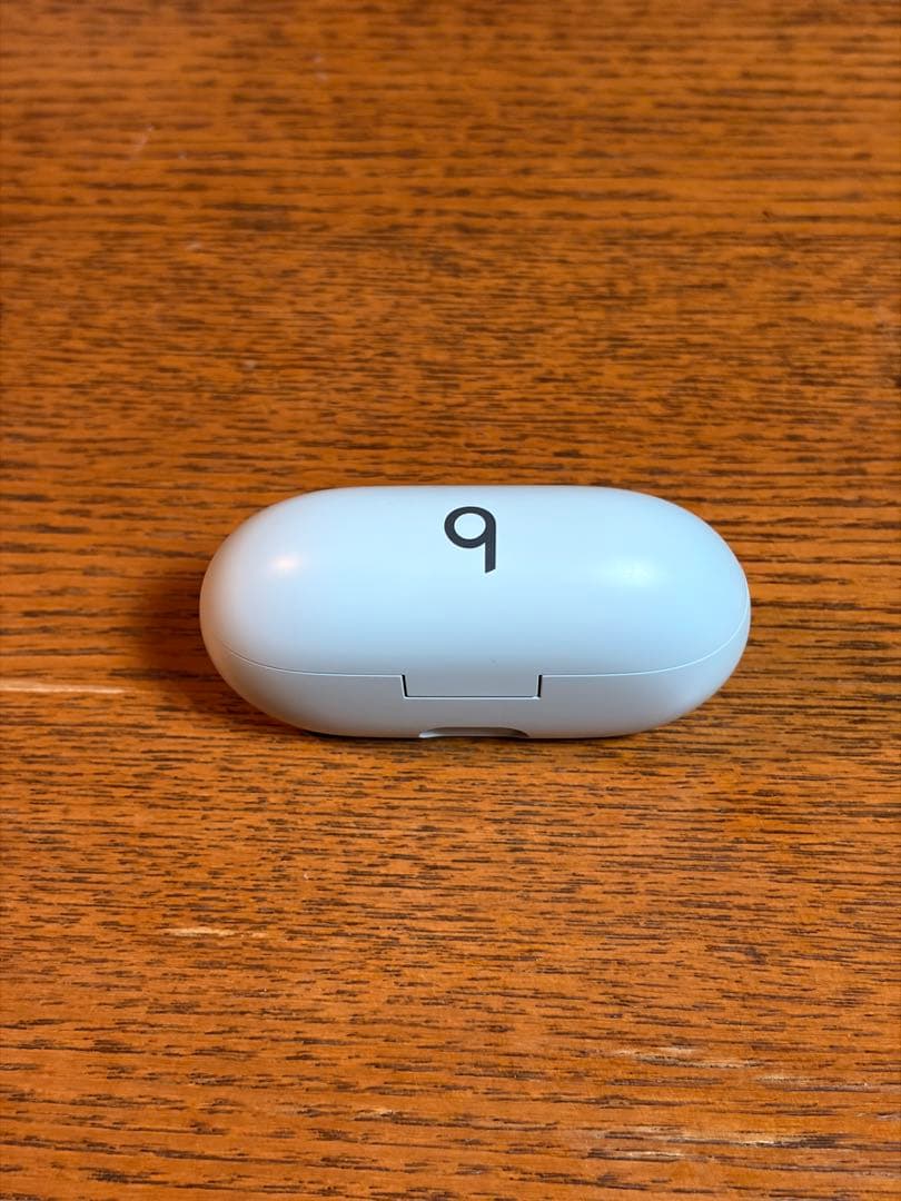 Beats Solo buds グレー