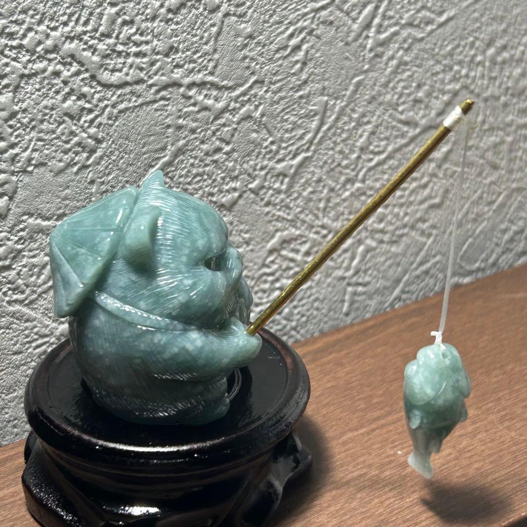 本翡翠置物　グァテマラ産　釣りネコちゃん　可愛い　みずみずしい　一点物　限定品