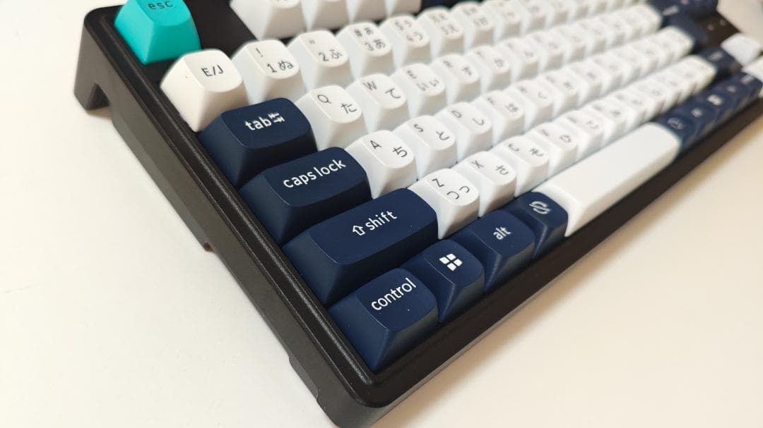 キーボード Keychron C3 Pro, Akko V3 Lavender Purple