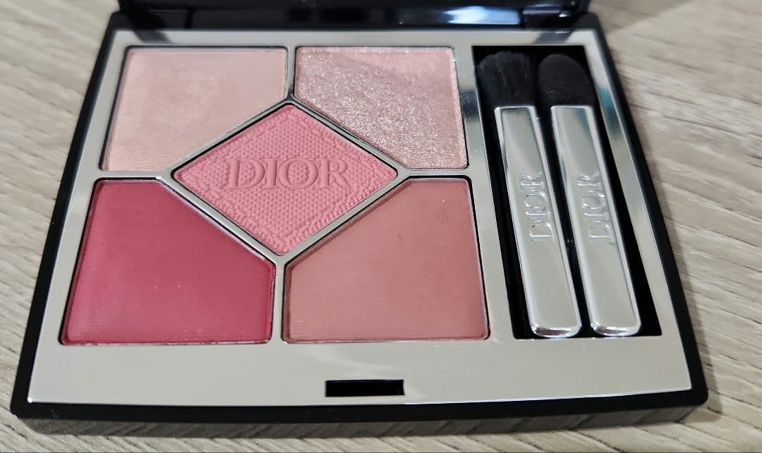 【美品】Dior アイシャドウパレット 823 ローザムタピリス
